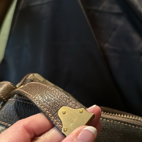 Gucci Preloved Good Condition with lock and two keys - Picture 6 of 10